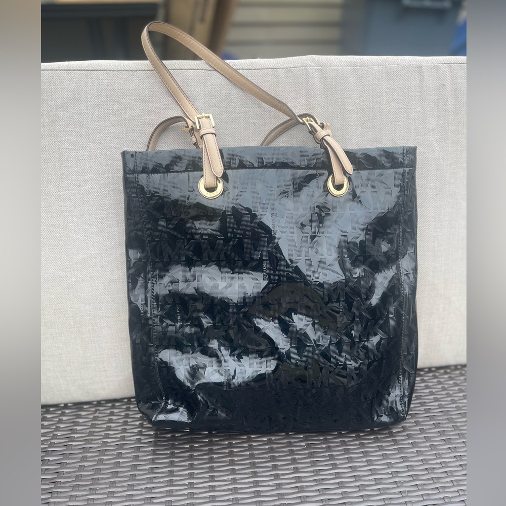 MICHAEL Michael Kors Black and Tan Shoulder Bag